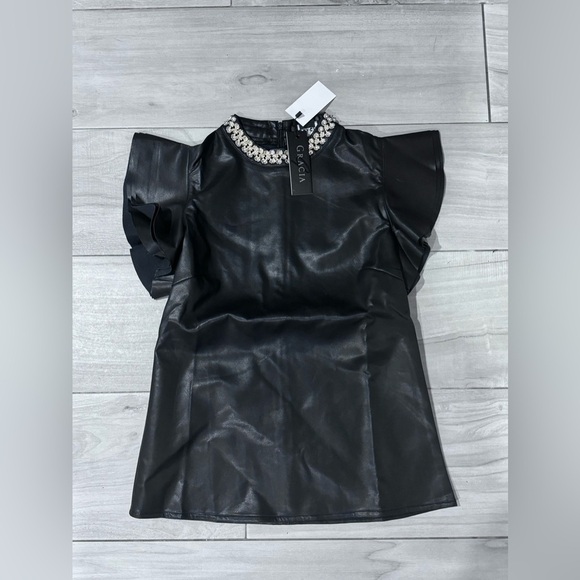 NWT Gracia Ruffle Sleeve Faux Leather Top - Picture 5 of 5